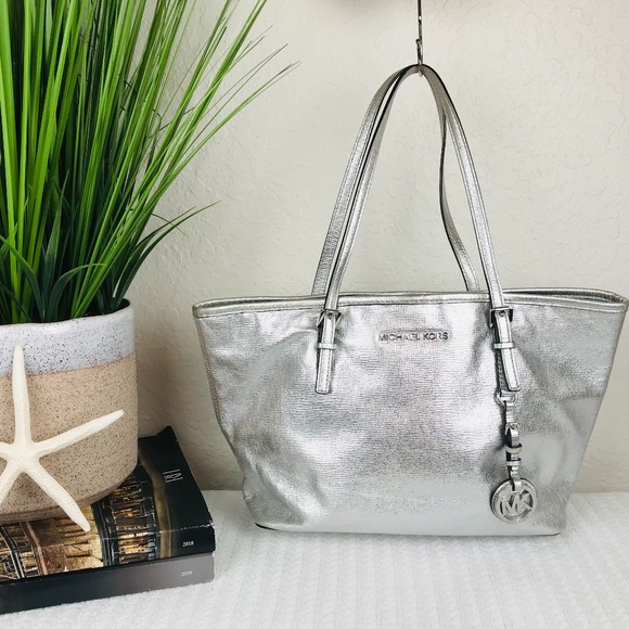 MICHAEL Michael Kors Handbags - MICHAEL KORS SILVER TOTE